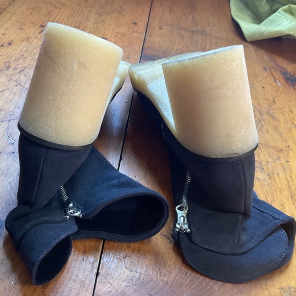 Free People Jack Zip Boot in Onyx suede platform boot. Size 37 - Picture 10 of 13